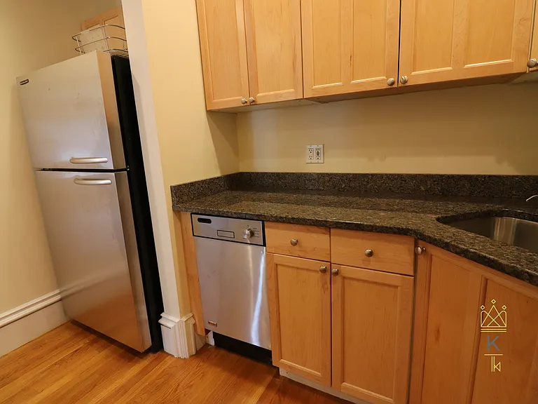 310 Shawmut Ave #2 — Photo 4