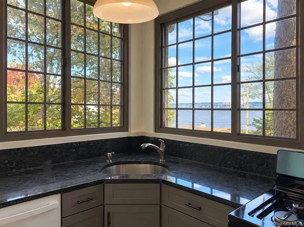 265 River Rd APT 1, Nyack, NY 10960