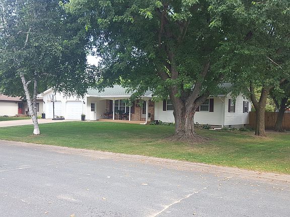 2nd image of 642 S Hill Dr