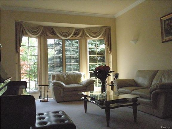 5th image of 40526 Coachwood Cir