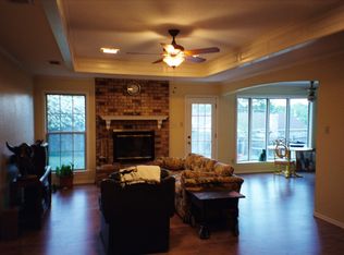 748 Regency Dr, Hurst, TX 76054