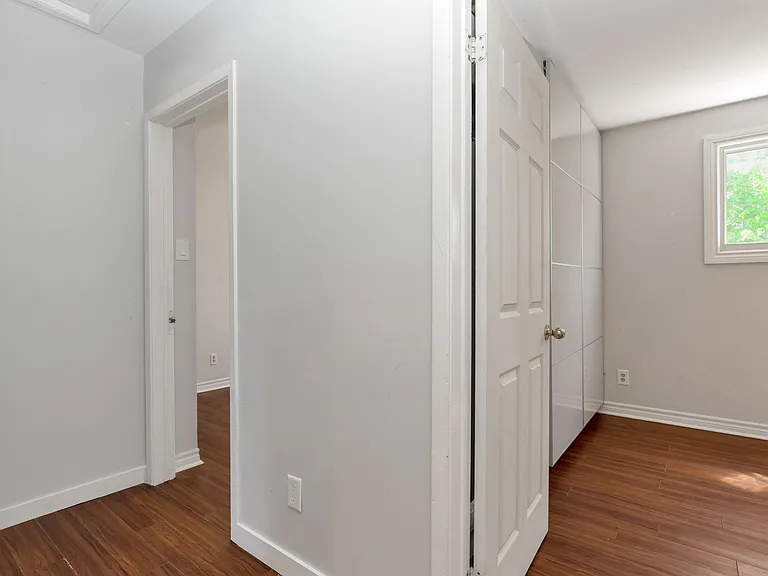 19 Melinda Cres #19 MELINDA CRESCENT — Photo 15