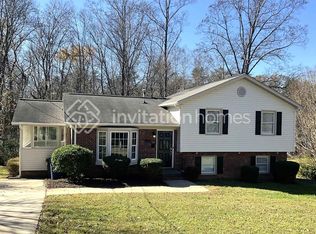 3700 Whitfield Rd, Winston Salem, NC 27105