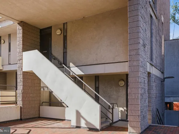 2372 Nutmeg Ter, Baltimore, MD 21209