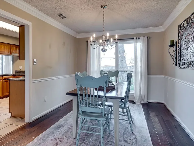 2600 Crepe Myrtle Dr — Photo 5