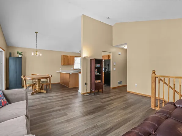 2204 Valley Dr, Northfield, MN 55057