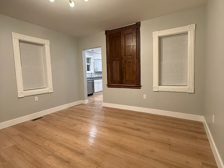 23 E Washington Ave — Photo 10