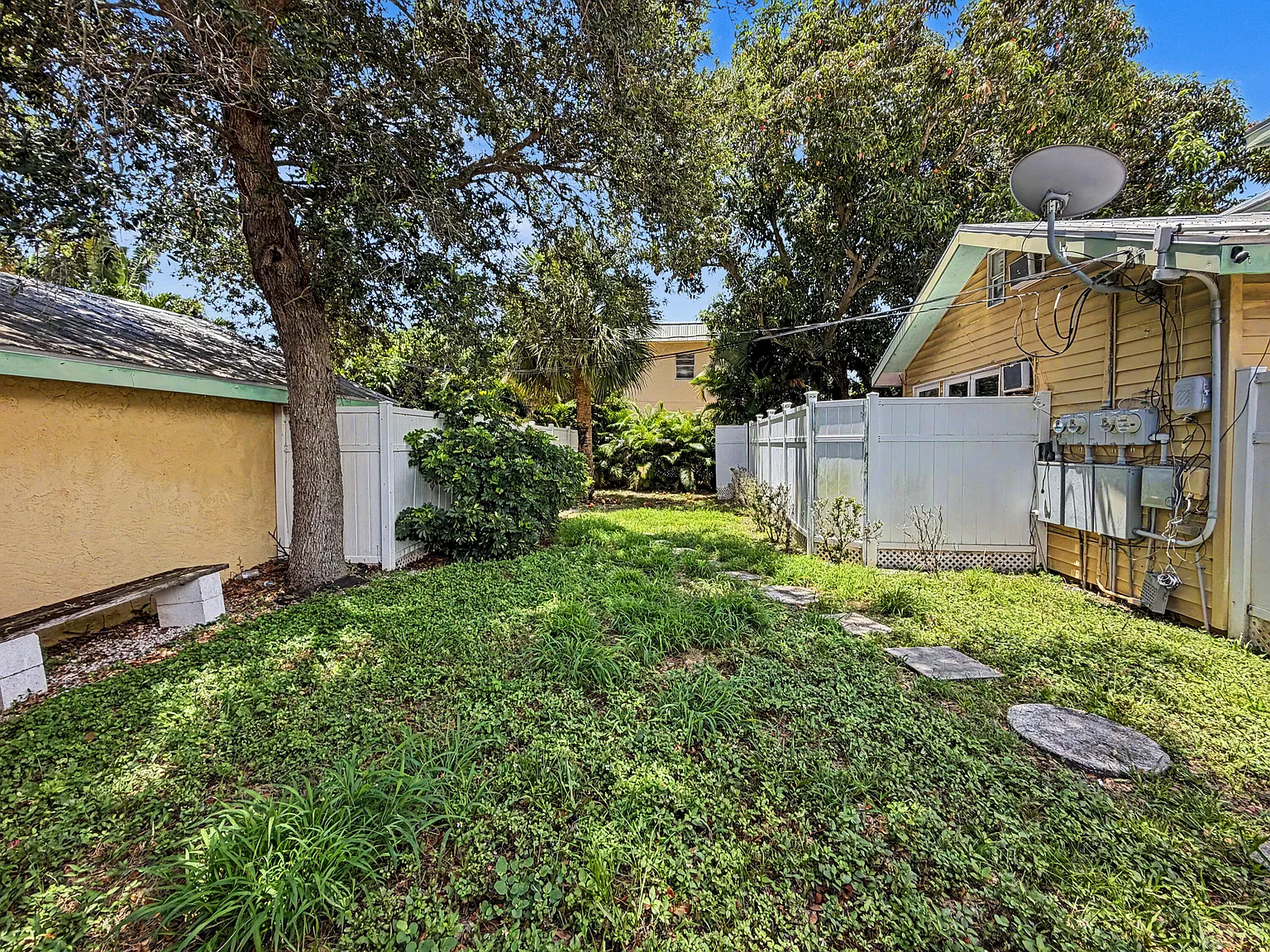 2 bed, 2.0 bath, 1100 sqft, $2,600 — Photo 1
