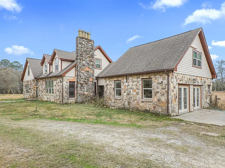 9009 Lazy Ln — Photo 4