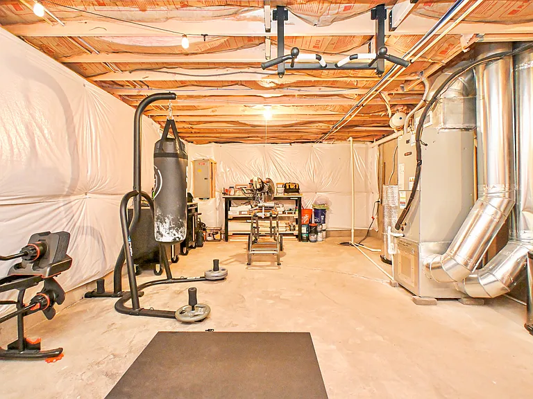 5469 Fairford Ct — Photo 45