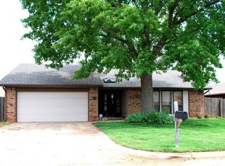 10421 Glascow Dr, Yukon, OK 73099