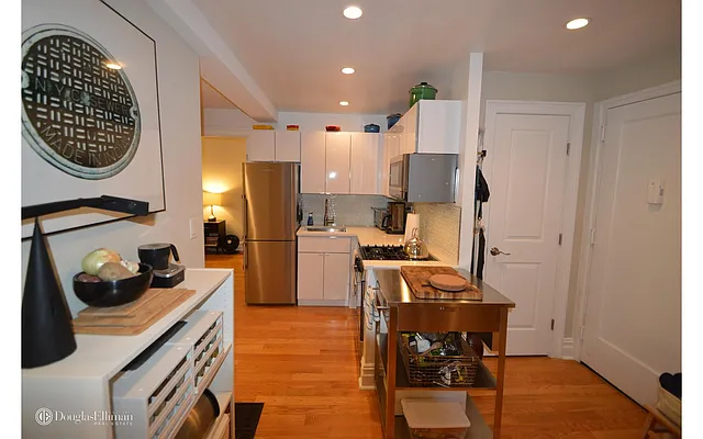 Rented by Douglas Elliman | media 6