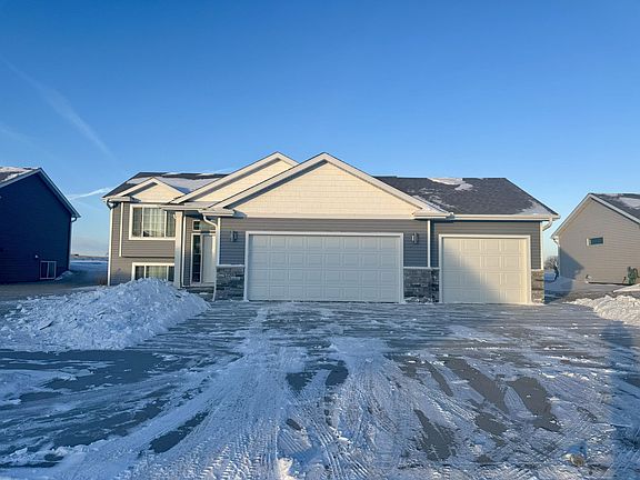 2nd image of 2201 6th Ave NE