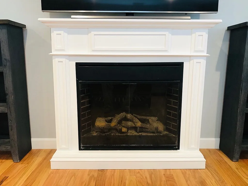 Electric fireplace with remote - 426 Main St #111
