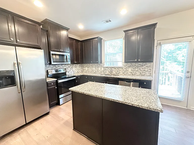 1780 Paxton Dr — Photo 8