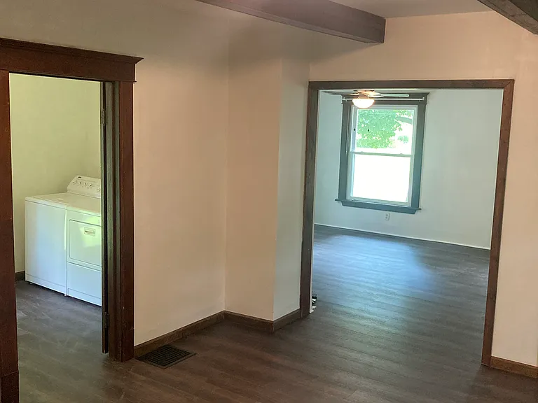9816 Bateman Ave — Photo 11