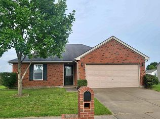 5685 Riverwalk Cir, Newburgh, IN 47630