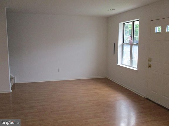 4th image of 10103 Northeast Ave APT 3