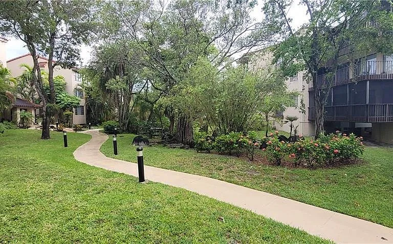 6010 S Falls Circle Dr #423 — Photo 29