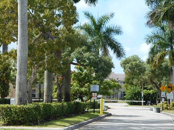 4th image of 5533 NW 90th Ave