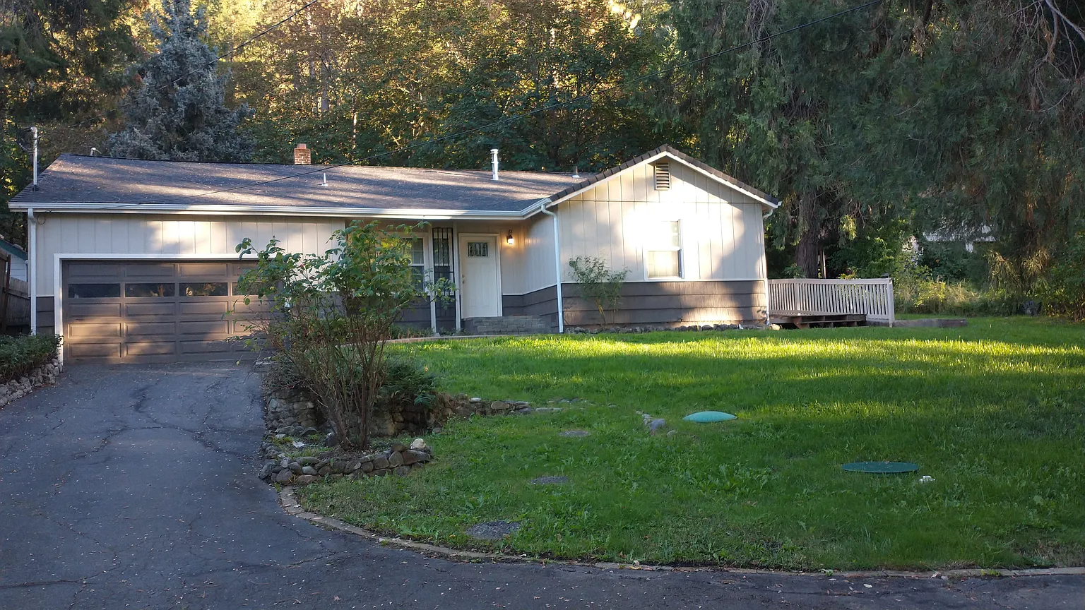 7777 Rogue River Hwy photo 1