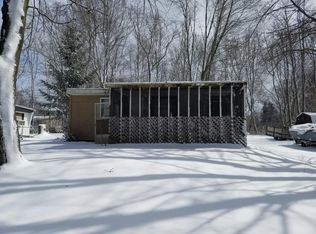 596 W Mohawk Trl, White Cloud, MI 49349