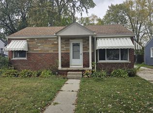 22459 Daniels St, Saint Clair Shores, MI 48081