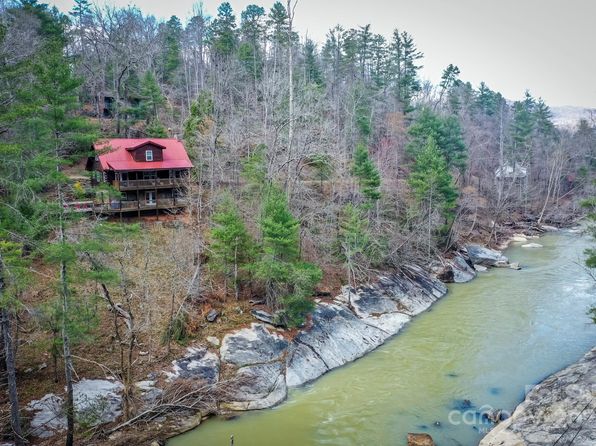 351 Chickadee Ave, Lake Lure, NC 28746