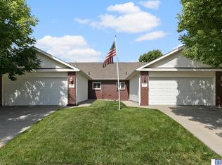 4901 S 55th Ct, Lincoln, NE 68516