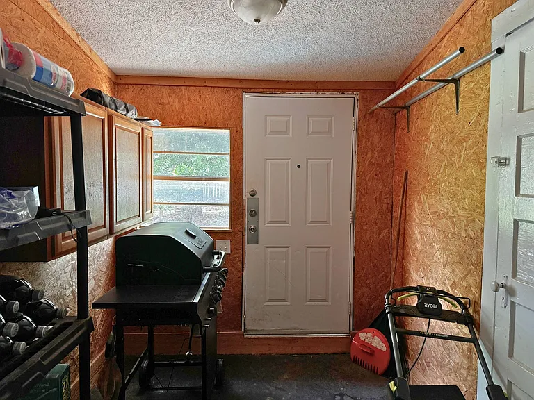 1609 Sunnyside Ln — Photo 26