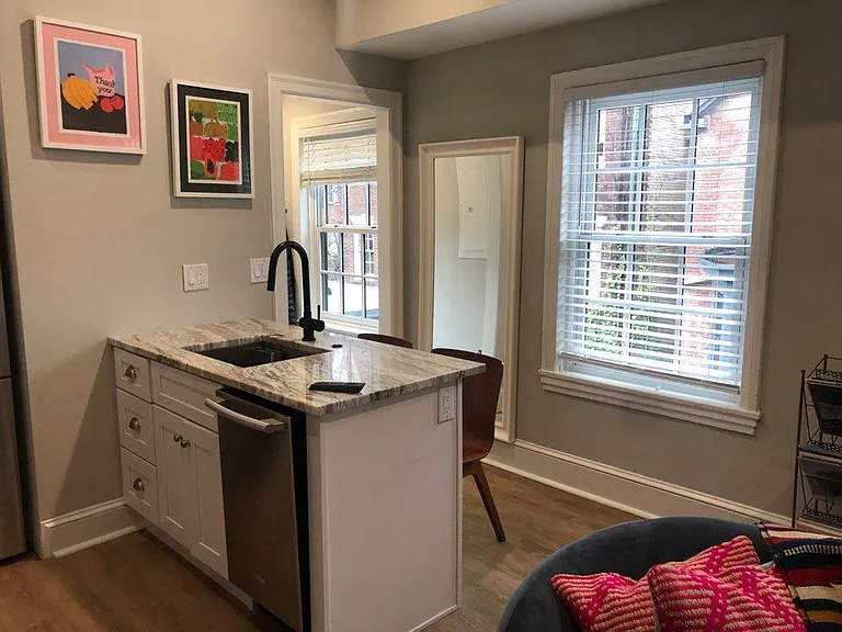 1733 Pine St #302 — Photo 2