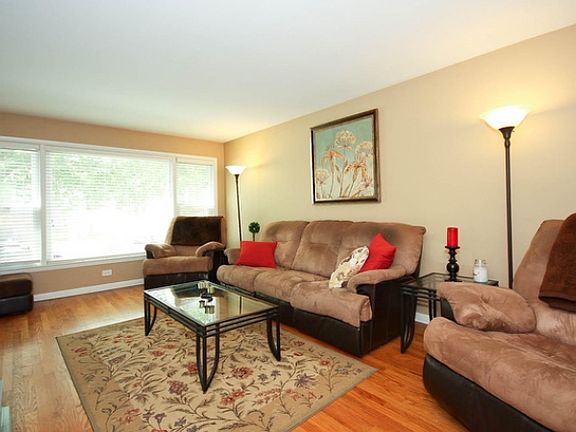 4th image of 2628 W 98th Pl