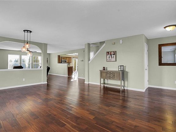 4th image of 5928 Newhall Dr