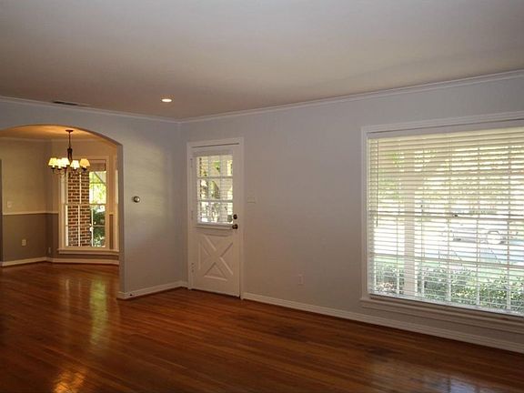 3rd image of 3601 Park Hill Dr