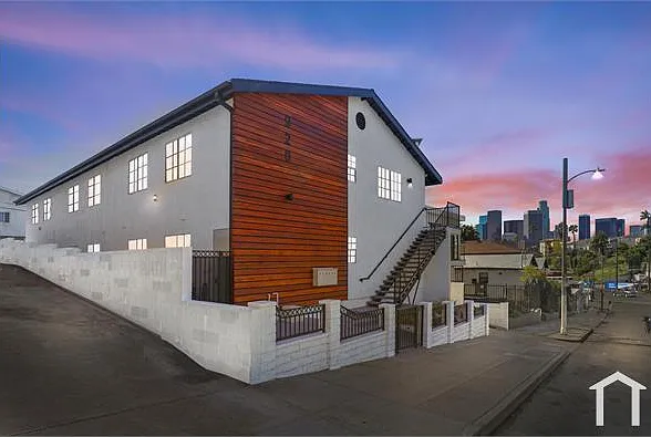 920 Everett St — Photo 24