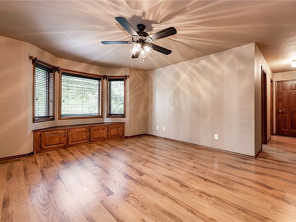 5th image of 2450 Sequoyah Dr