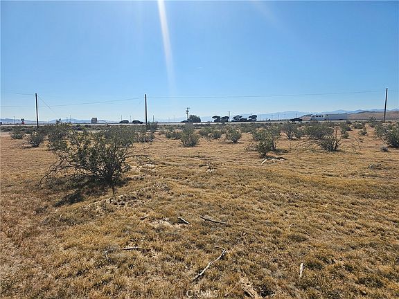 3rd image of 0 Yermo Rd #13