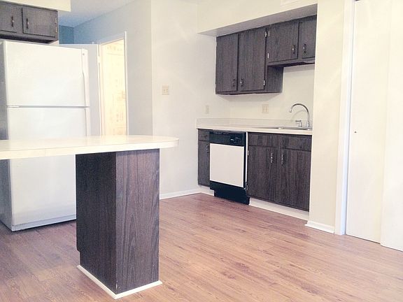 3rd image of 4727 Y A Tittle Ave APT 6