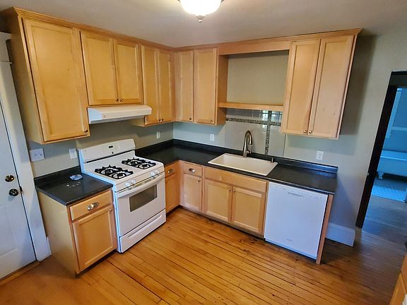 3rd image of 1699 Marshall Ave