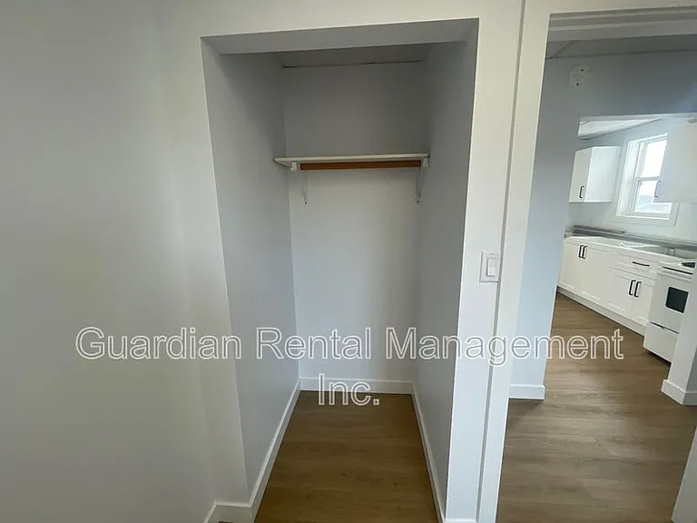 245 McIntyre St #2 — Photo 10