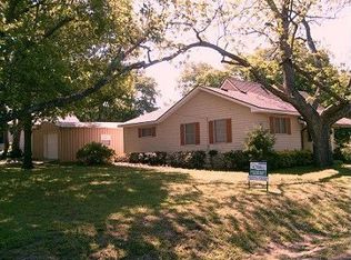 401 S Main St, Ector, TX 75439