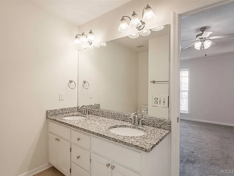 1161 Stafford Dr — Photo 20