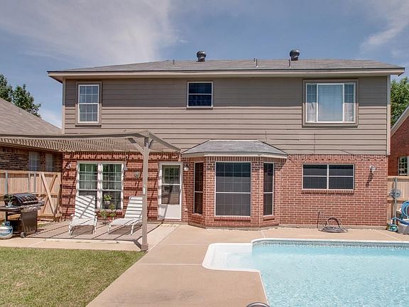 2nd image of 3313 Fox Hollow Ct