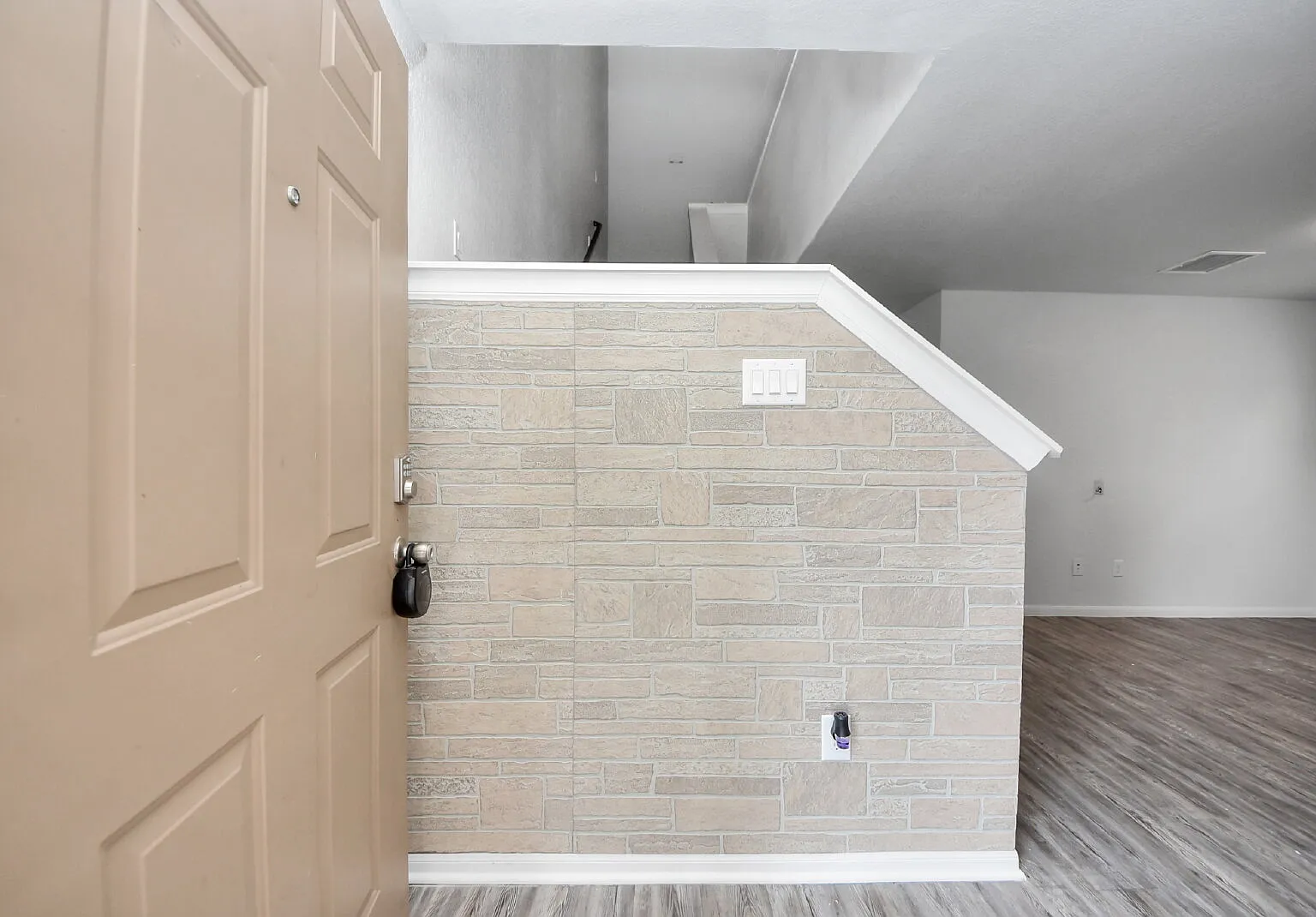 3 bed, 2.0 bath, 1088 sqft, $1,500 — Photo 2