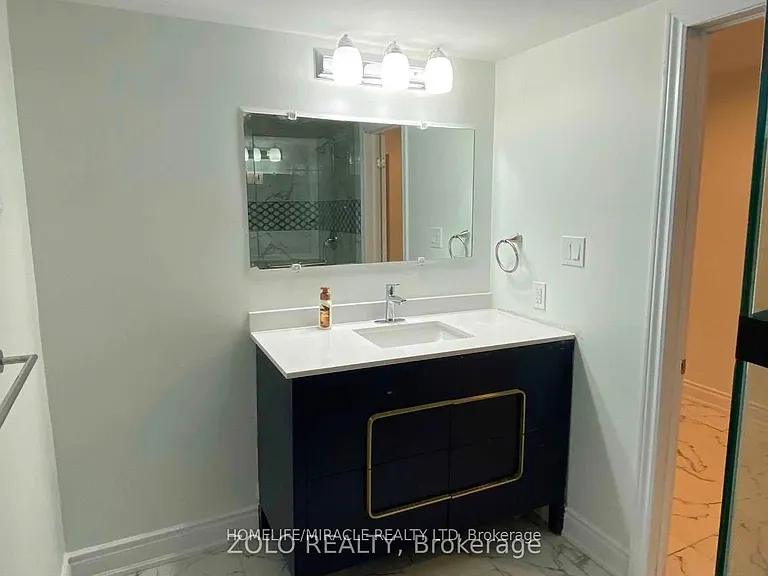 236 Renforth Dr — Photo 4