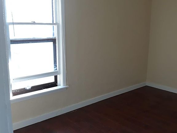 2nd image of 215 Howard Ave