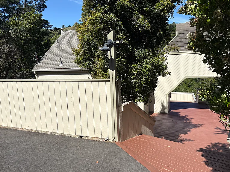 858 Marin Dr — Photo 6