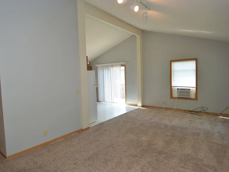 805 20th St NW — Photo 5