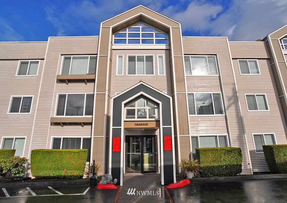 1st image of 25 N Broadway #307