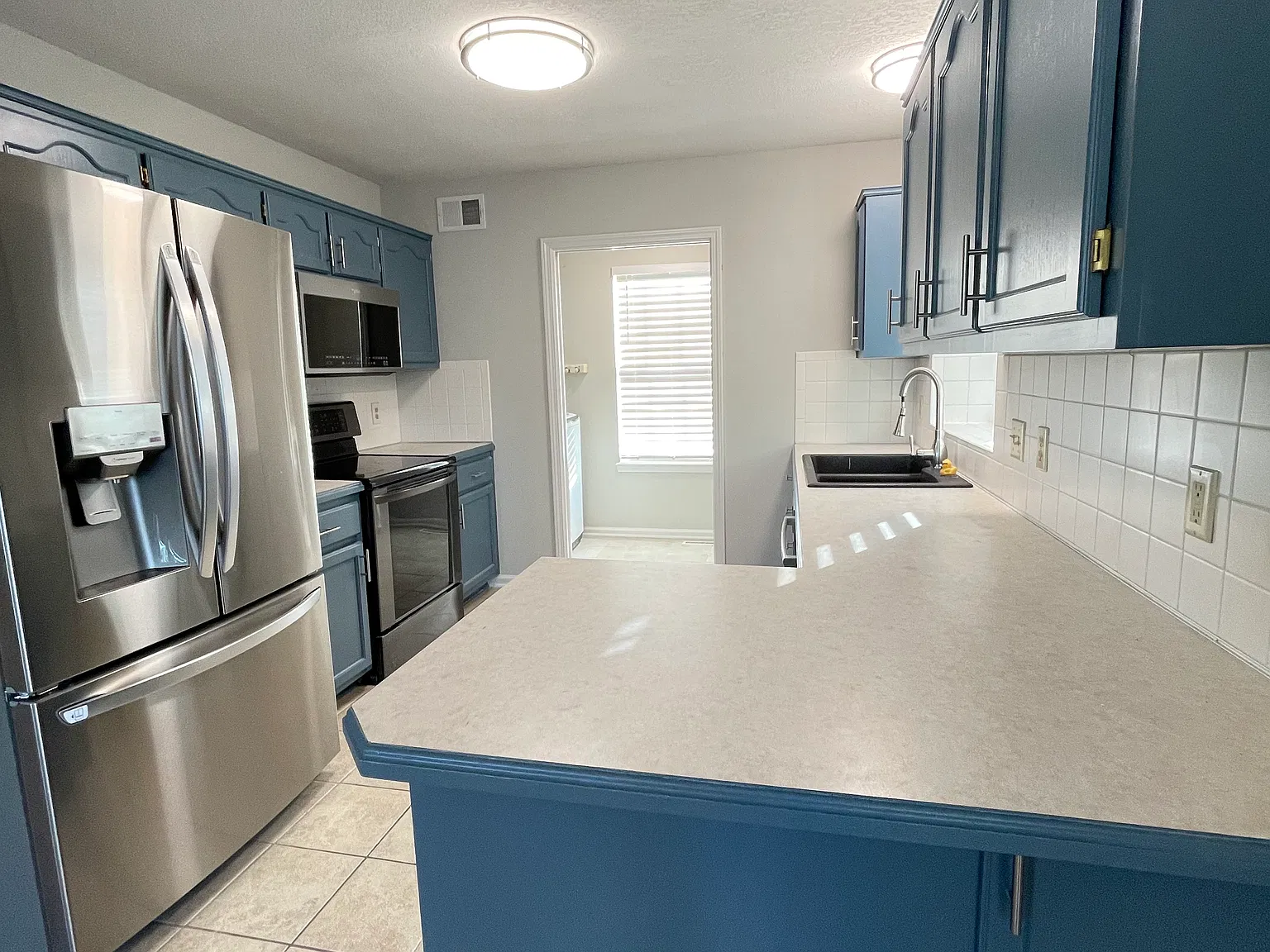 3 bed, 1408 sqft, $2,500 — Photo 3